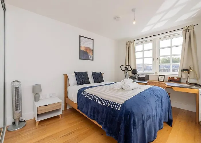 Cosy 2 Bed Flat In Central Bristol On River Avon